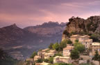 La Roque-Alric and les Dentelles du Montmirail, Vaucluse. (74kb)