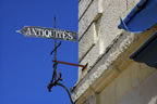 Antiques sign, Ile de Re (65kb)