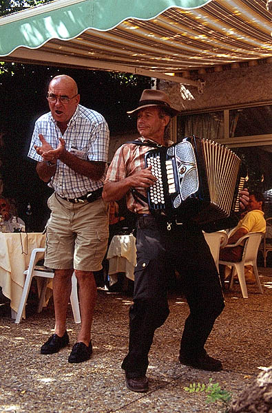 After lunch entertainment in Castellane.