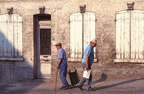 Conversation over, in Saint-Riguier, Somme. (84kb)